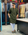 TRIGUNA Men Embroidered Straight Kurta