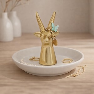 trinketdecorativejewellerykey-coin trayhome dcorringearringneck chain holderreturn giftround white tray with gold figurine stag