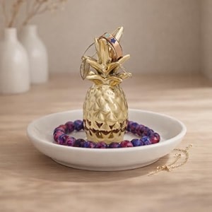 trinketdecorativejewellerykey-coin trayhome dcorringearringneck chain holderreturn giftround white tray with gold figurine pineapple