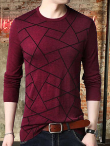 try this geometric print men round neck maroon t-shirt