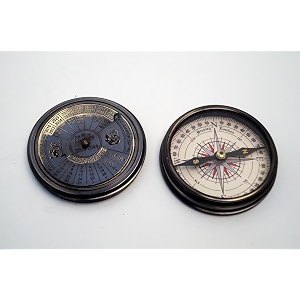 tucasa vinatge compass in working condition