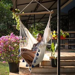 ugaoo cotton rope soft swing chair with pillows for adults amp kids  sturdy hanging hammock for balcony outdoor home patio garden indoor 100 kg capacity white