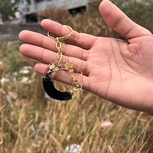 black and gold foil design resin alphabet initial letter keychain key ring for men women girls purse handbags  black  h2-l0ur-b8l7_new