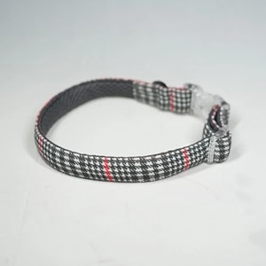 unleash dog collar for small medium large dogs super light weight collars with adjustable length and led snap buckles large grey - black design