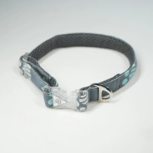 unleash dog collar for small medium large dogs super light weight collars with adjustable length and led snap buckles small grey pow design