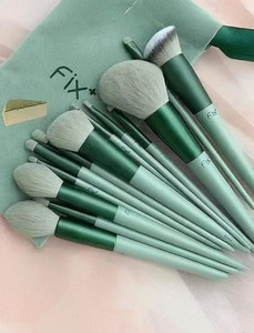 Vagons Professional Makeup brush set pack of