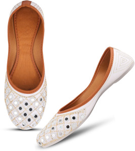 vaniya shoes jutis for women white  9