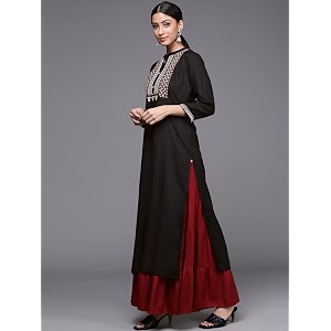 Varanga Women Black Straight Kurta with Embroidered