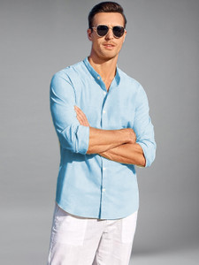 Vashuqi Men Solid Casual Light Blue Shirt