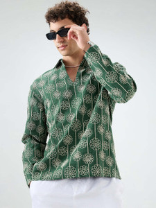 VASTRADO Men Oversized Fit Printed Cut Away