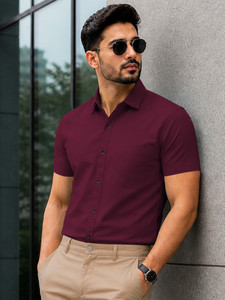VeBNoR Men Solid Formal Maroon Shirt
