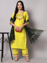 VredeVogel Women Cotton Blend Kurta Pant Set