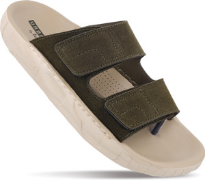 WALKAROO Men Sandals
