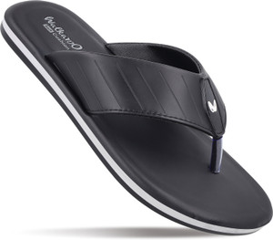 WALKAROO Men Slippers