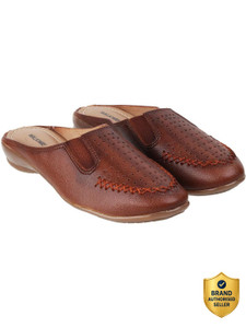 Walkway by Metro Women Wedges
