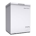 West Bend Chest Freezer with Adjustable Temperature Control, Free-Standing with Single Flip-Up Lid, Manual Defrost with Drain Perfect for Homes, Garages, Basements, 5-Cu.Ft, White
