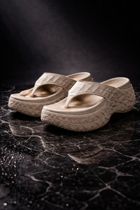WOLVESDEN Women Flip Flops
