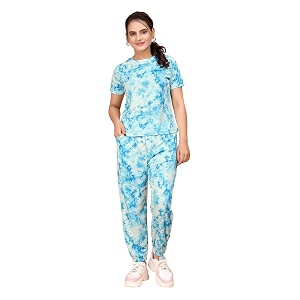 woman Tracksuit for causal wear