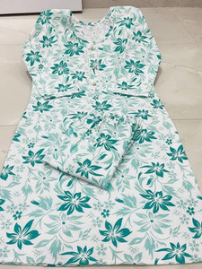 Leafhandlooms Women Kurta and Pant Set