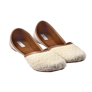 Women Punjabi Embroidery Jutti with Beautiful Design