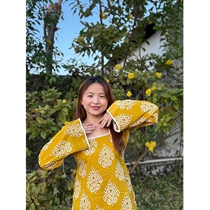 Women Pure Cotton Floral Printed Short Kurti