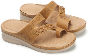 XE Looks Women Wedges