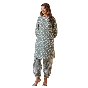 Yashika Women Printed Cotton Blend Straight Kurta