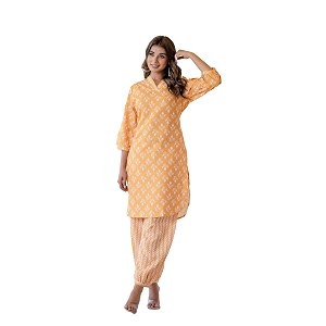 Yashika Women Printed Cotton Blend Straight Kurta